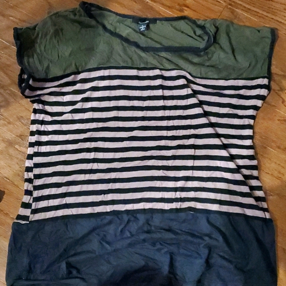 Stripped color block short sleeved shirt